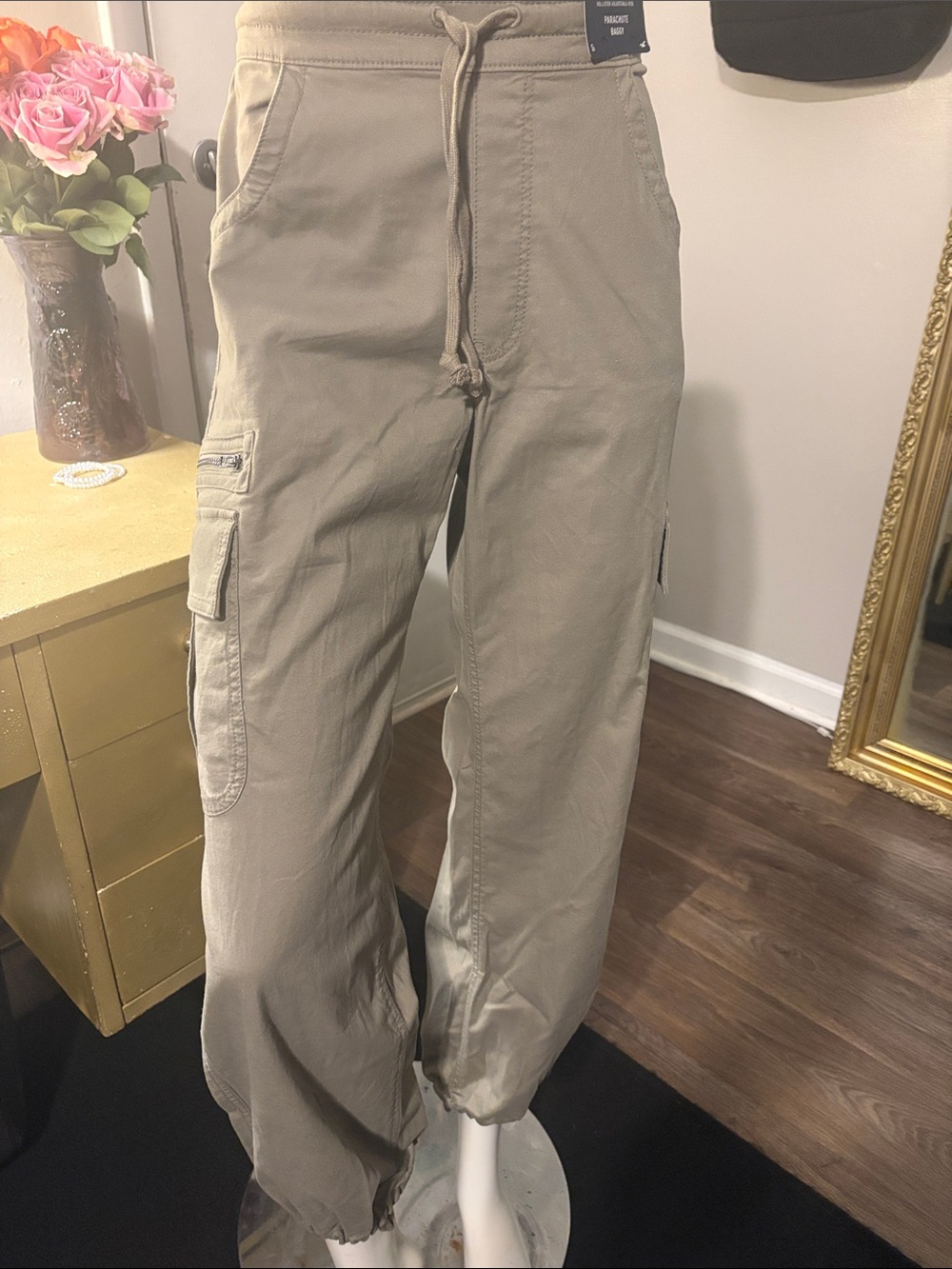 Hollister Men's Tan Cargo Jogger Pants